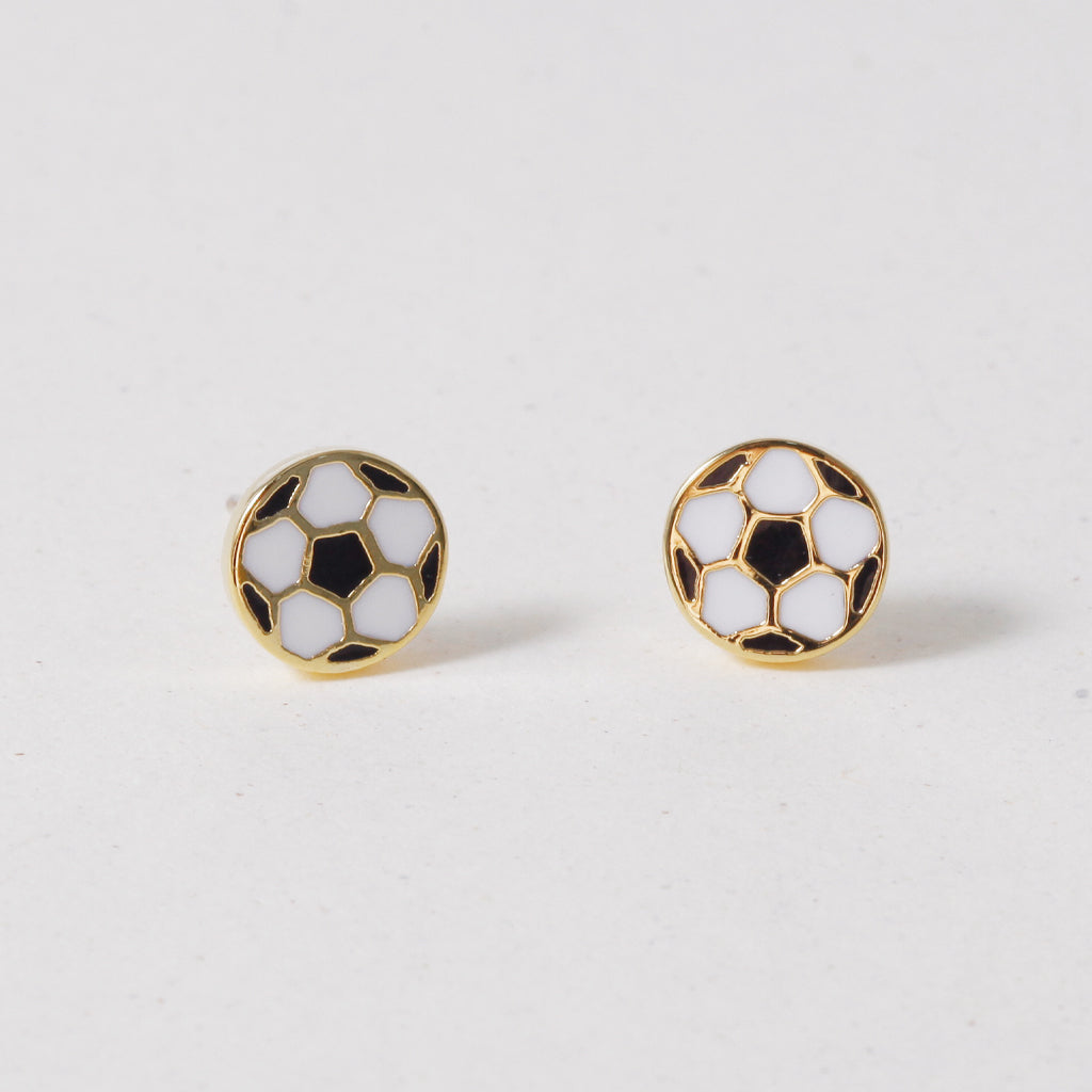Born to Score, Earring