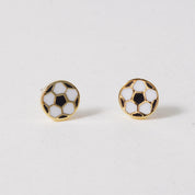 Born to Score, Earring