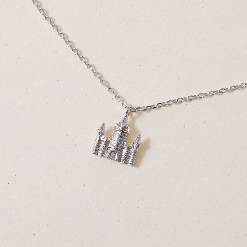 Castle on the Neck, Necklace