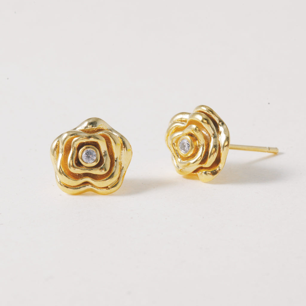 Rosie Rose, Earring