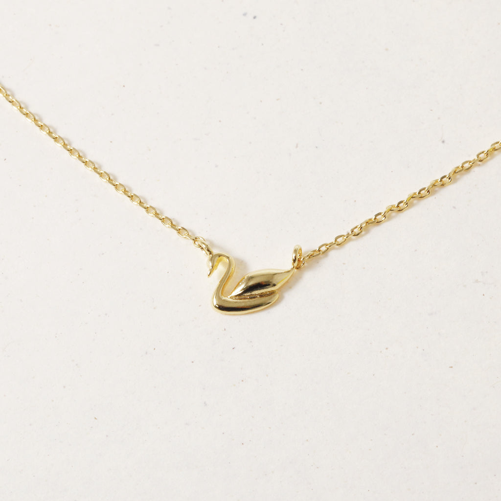 Swan-derland, Necklace