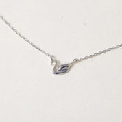 Swan-derland, Necklace