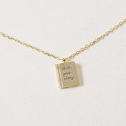 Wonder Books, Necklace