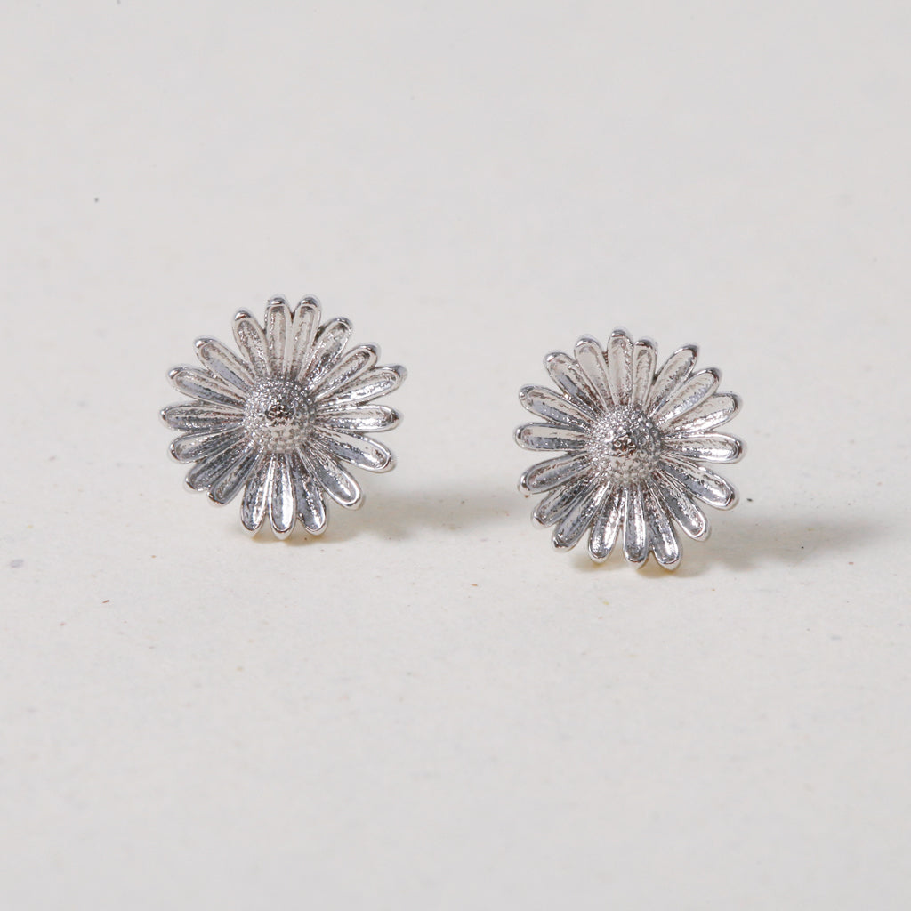 Stay Daisy, Earring